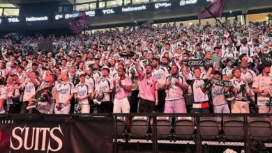 “Somos como una familia” ¿Quiénes son estos fans que destrozan sus voces en el Major de “Call of Duty” en París? “Somos como una familia” ¿Quiénes son estos fans que destrozan sus voces en el Major de “Call of Duty” en París?